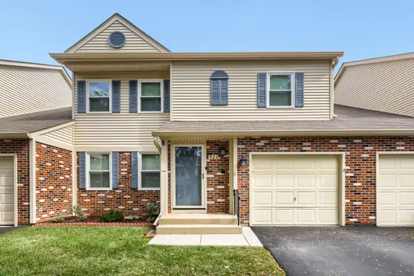 921 Perry Drive, Algonquin, IL 60102