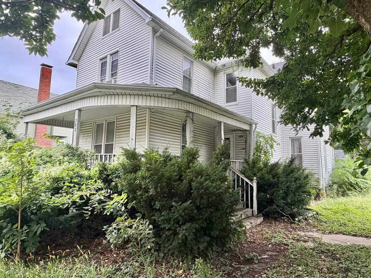 203 W Locust Street, Canton, IL 61520 - #1