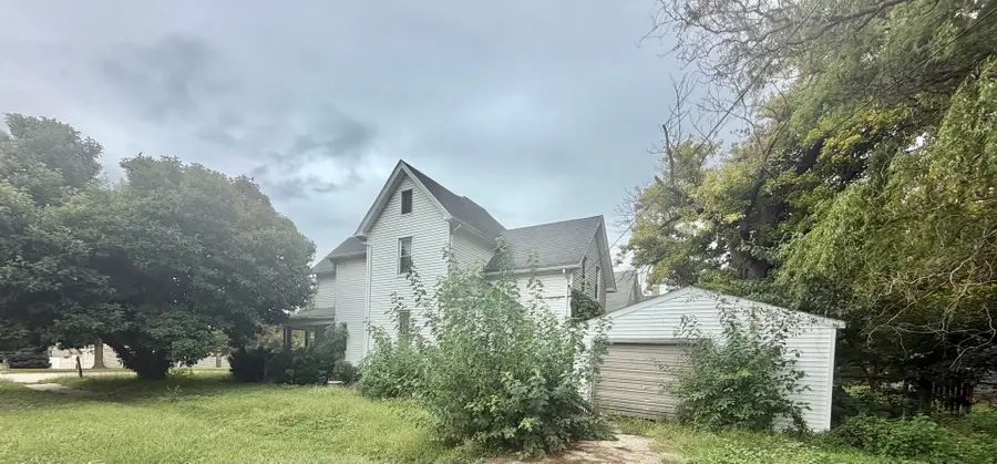 203 W Locust Street, Canton, IL 61520 - #3