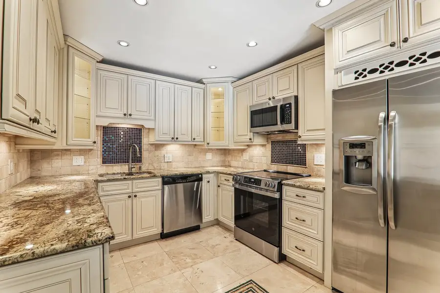 3950 Dundee Road #203, Northbrook, IL 60062 - #2