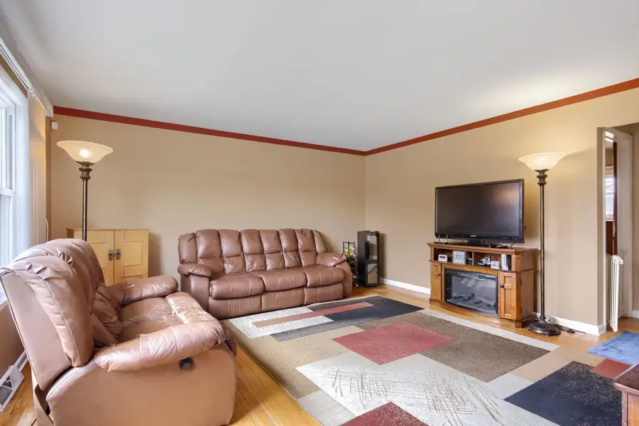 9100 S Central Park Avenue, Evergreen Park, IL 60805 - #3