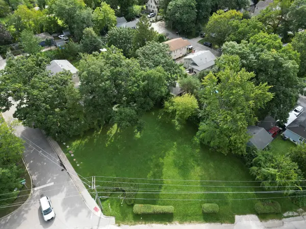 111 Shady Lane, Mundelein, IL 60060