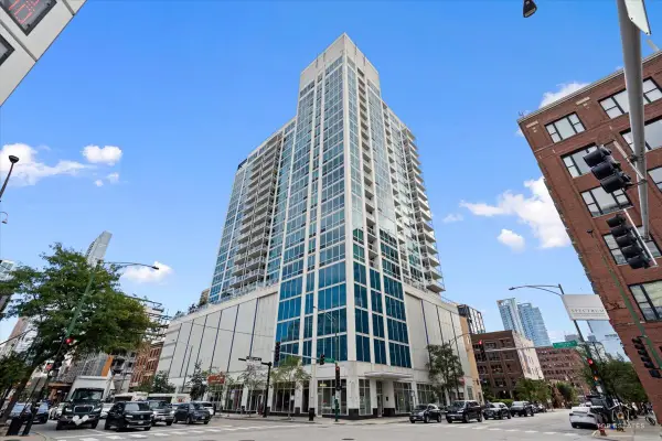 757 N Orleans Street #805, Chicago, IL 60654