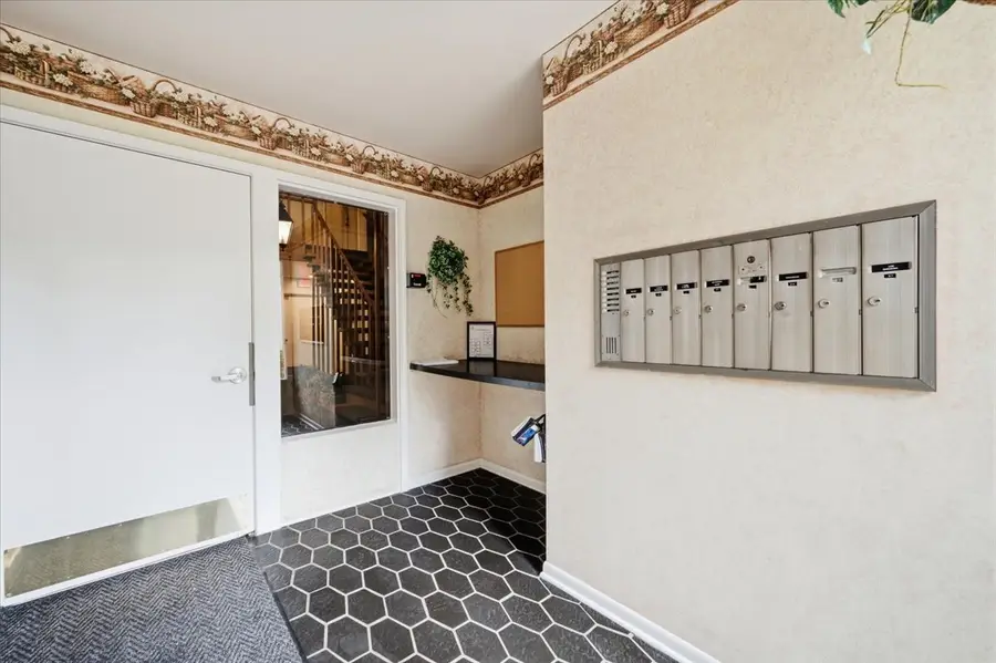 Address Withheld By Seller, Wheaton, IL 60189 - #3