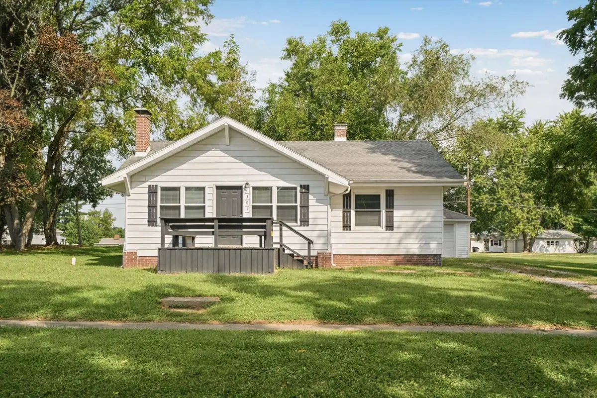 301 Clark Street, Georgetown, IL 61846 - #1