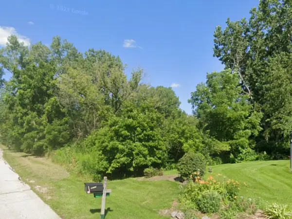 28613 N Monroe Street, Wauconda, IL 60084