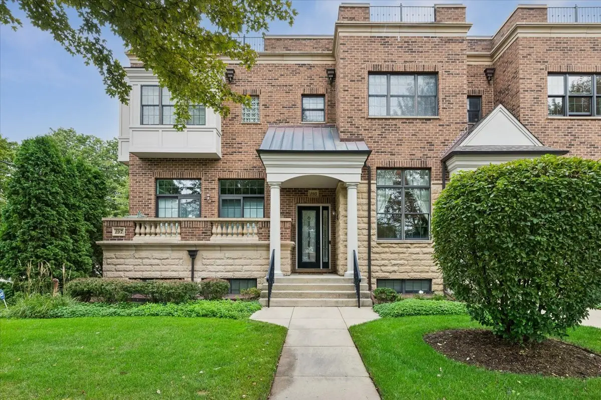195 N Hickory Avenue, Arlington Heights, IL 60004 - #1