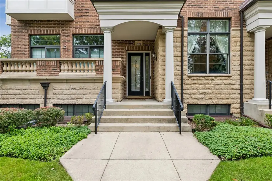 195 N Hickory Avenue, Arlington Heights, IL 60004 - #2