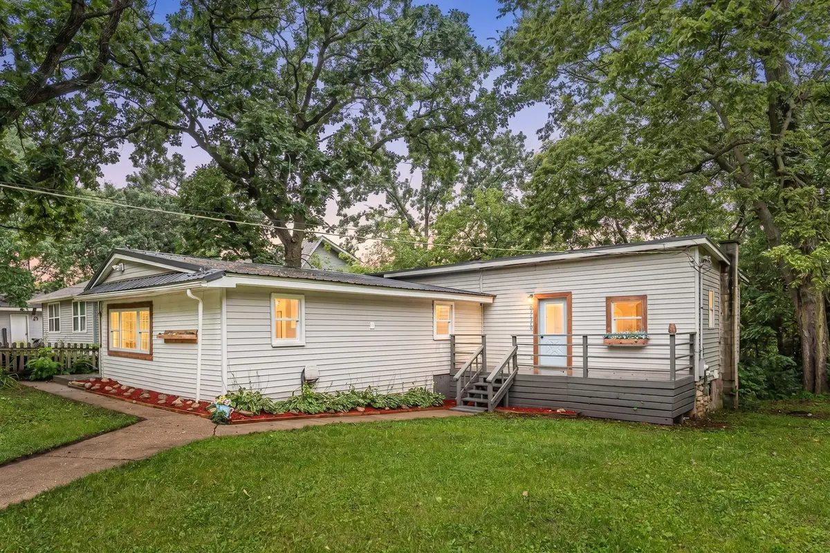 38472 N 4th Avenue, Spring Grove, IL 60081 - #1