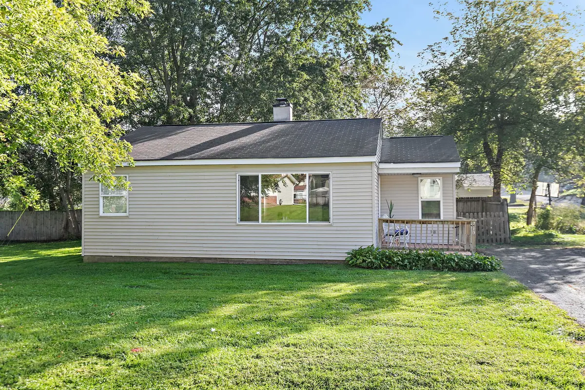 710 W Pheasant Trail, McHenry, IL 60051 - #1
