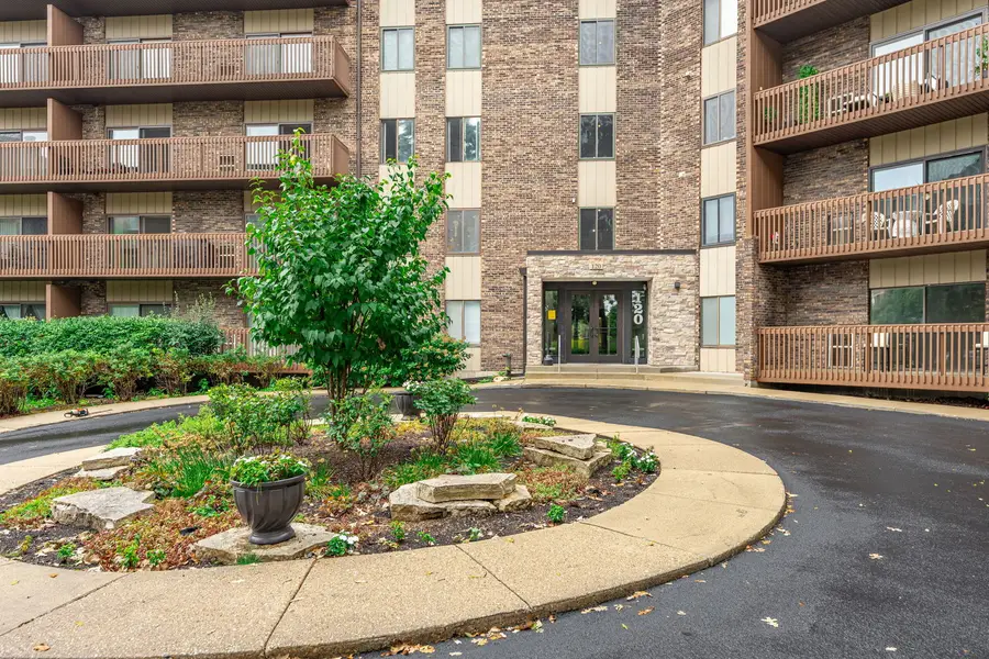 120 Lakeview Drive #208, Bloomingdale, IL 60108 - #3