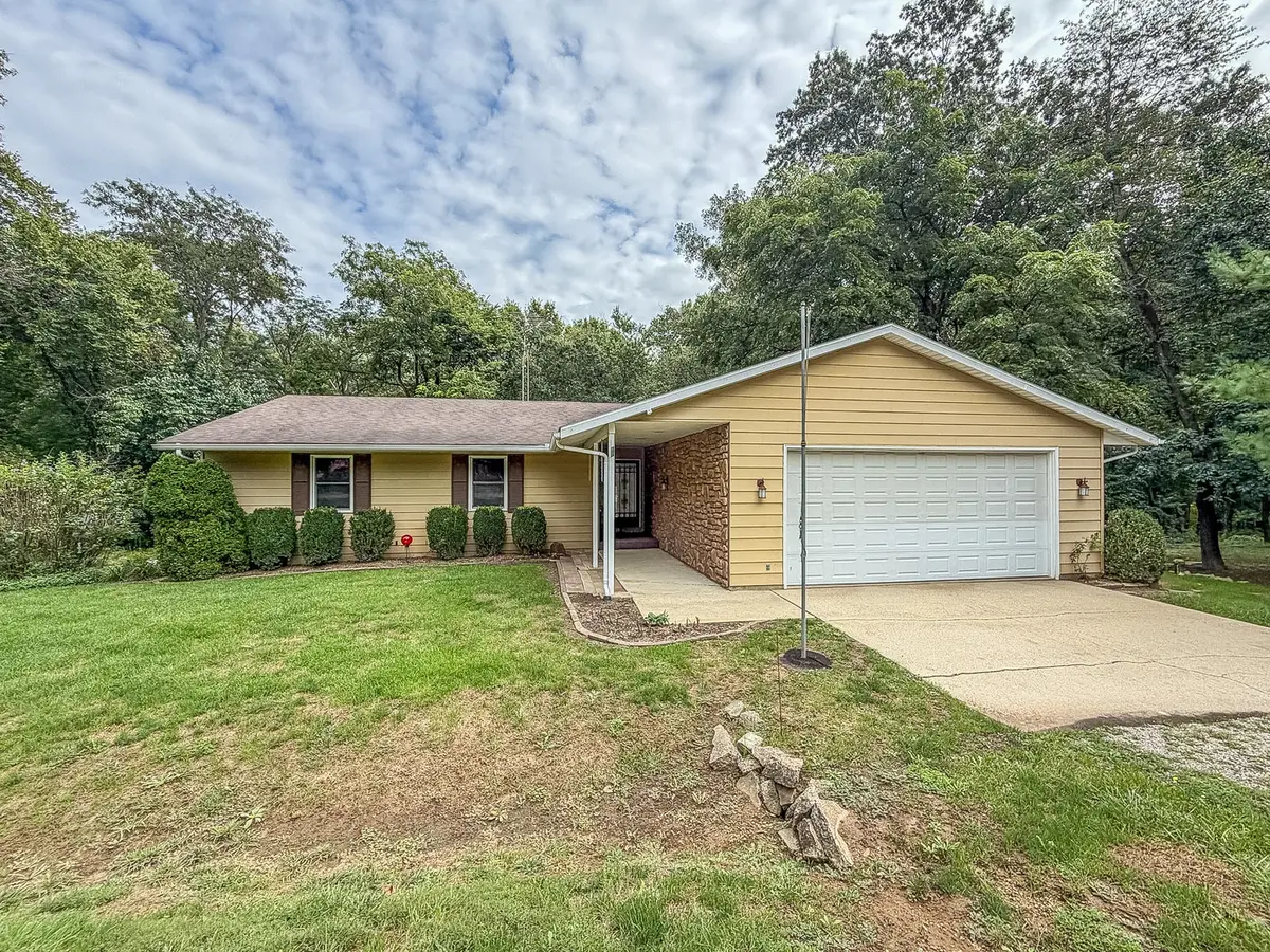 512 County Road 2490, Mahomet, IL 61853 - #1