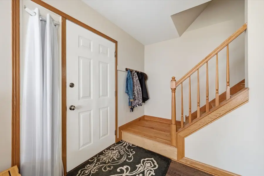 689 Fieldcrest Drive #B, South Elgin, IL 60177 - #3
