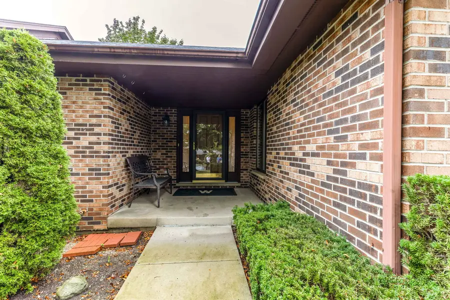 822 Brian Court, Gurnee, IL 60031 - #3
