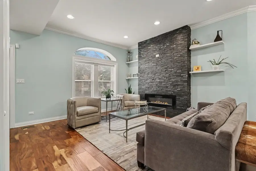 4628 S Langley Avenue, Chicago, IL 60653 - #3