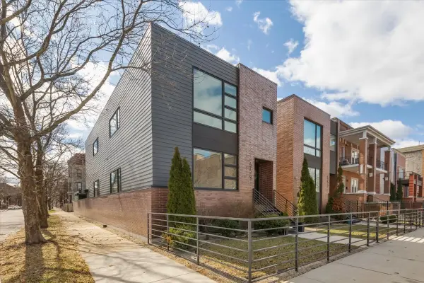 Address Withheld By Seller, Chicago, IL 60615