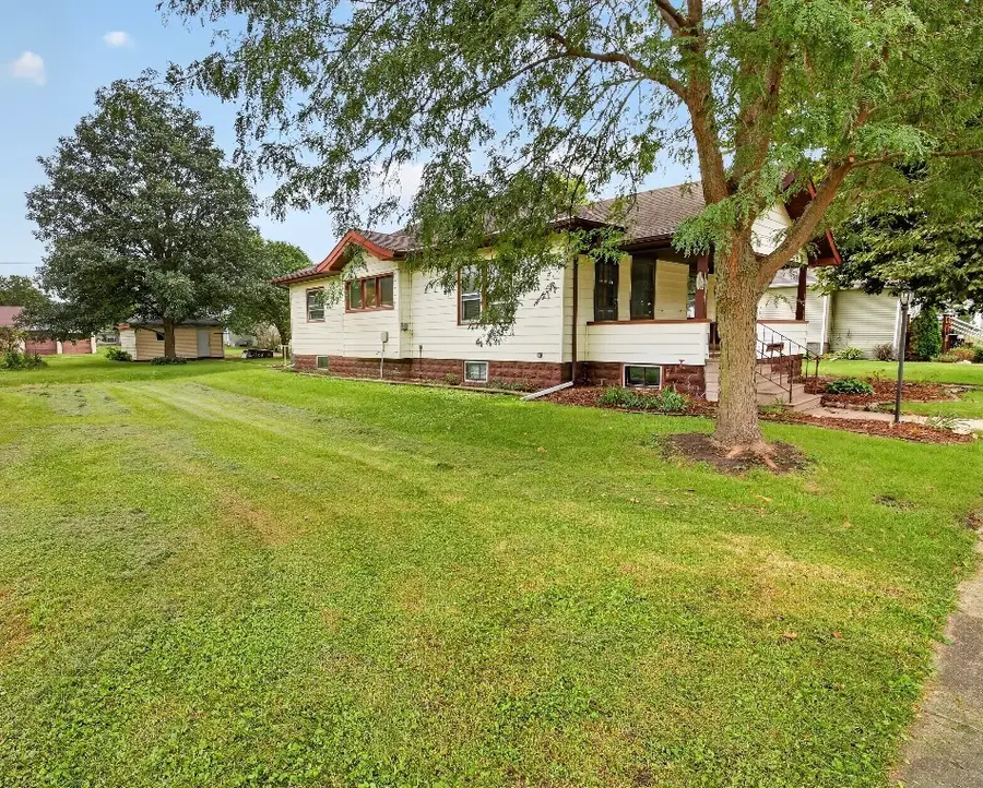 106 Hall Avenue, Lowden, IA 52255 - #2
