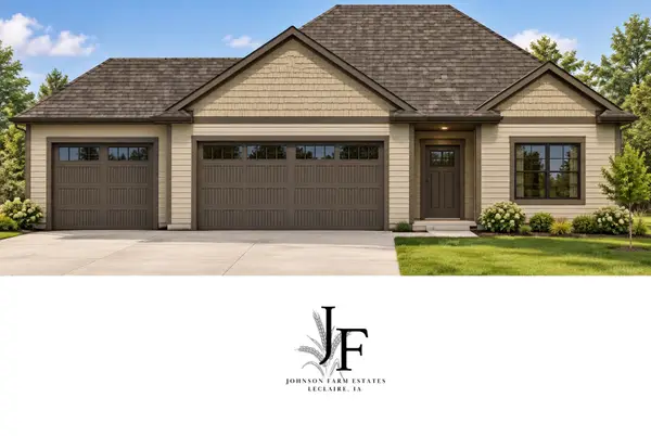 15 Viola Drive, Leclaire, IA 52753