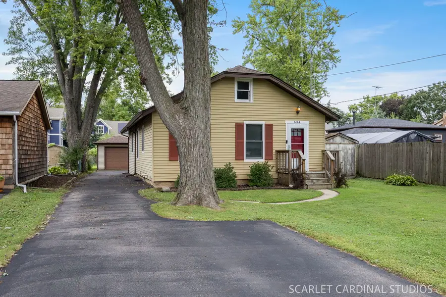 28W634 Malvin Albright Street, Warrenville, IL 60555 - #2