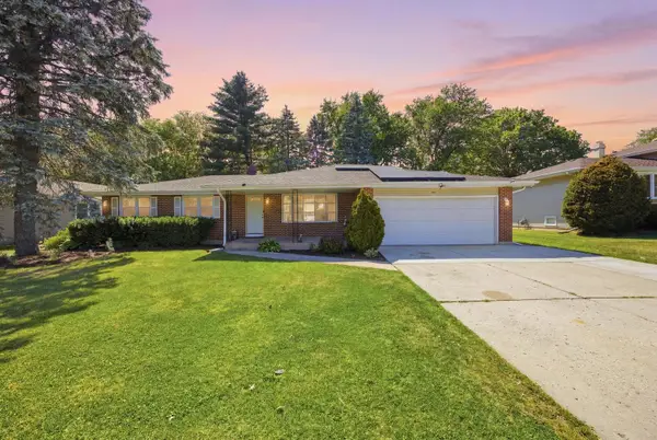 904 Chippewa Drive, Elgin, IL 60120