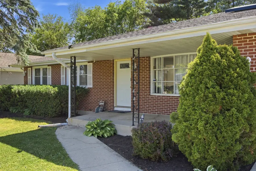 904 Chippewa Drive, Elgin, IL 60120 - #2