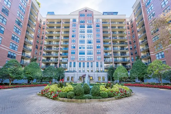 55 W Delaware Place #208, Chicago, IL 60610