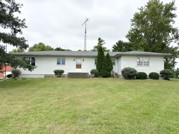 1698 E 1400 North Road, Watseka, IL 60970