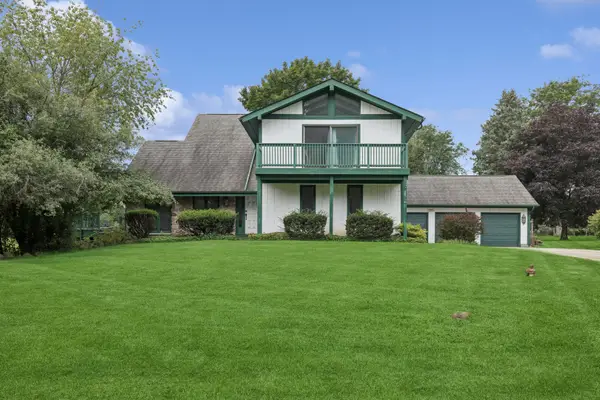 7239 Great Hill Road, Crystal Lake, IL 60012