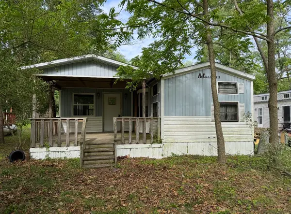 16-160 Woodhaven Lakes, Sublette, IL 61367