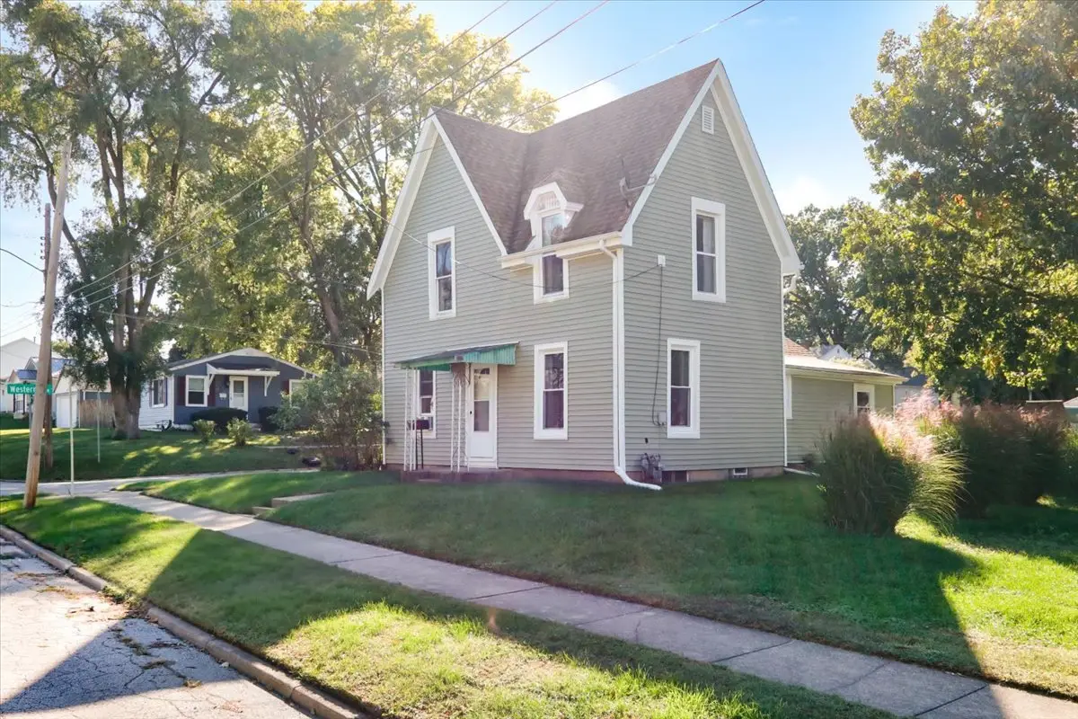 1102-1104 W Mill Street, Bloomington, IL 61701 - #1