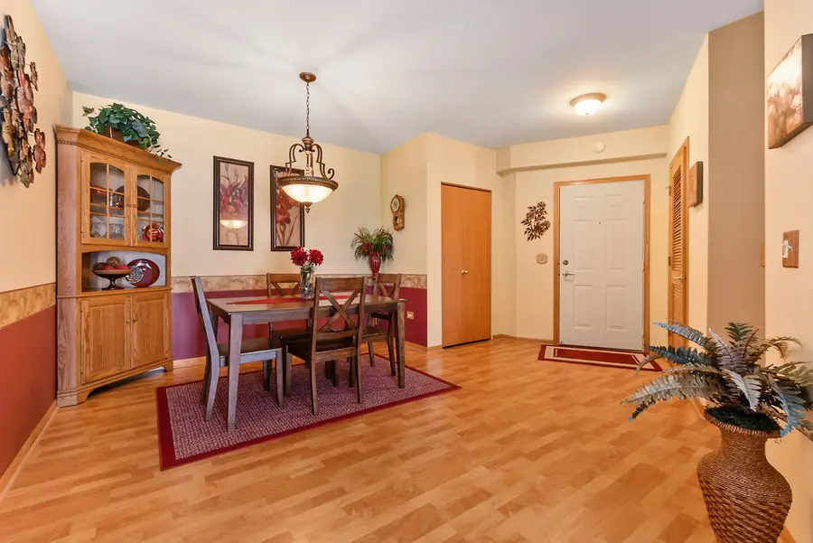 5275 W Mint Julip Drive #302, Alsip, IL 60803 - #3