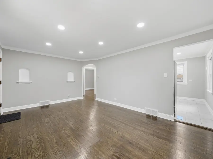 11025 S Avenue O, Chicago, IL 60617 - #3
