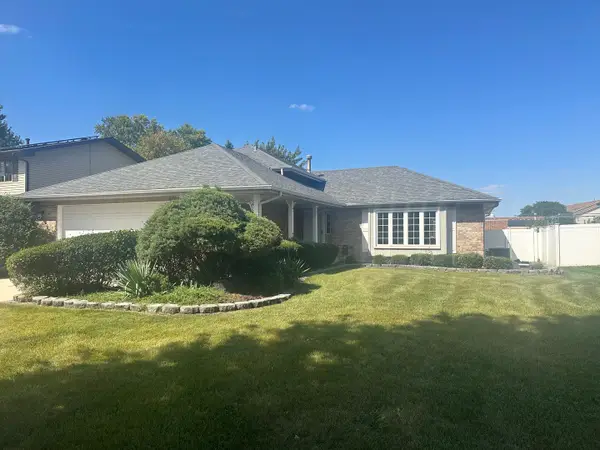 6828 Westview Drive, Oak Forest, IL 60452