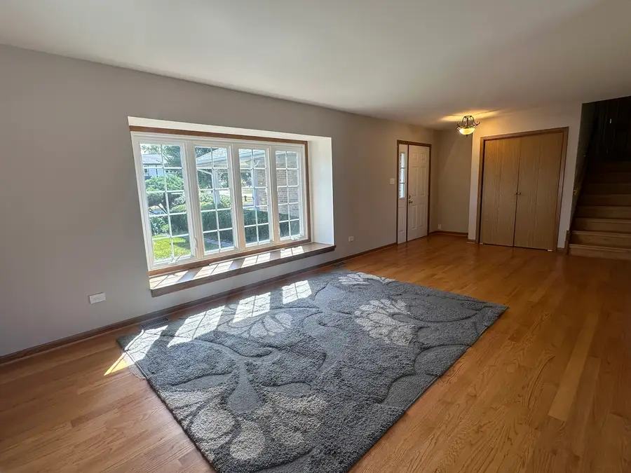 6828 Westview Drive, Oak Forest, IL 60452 - #2