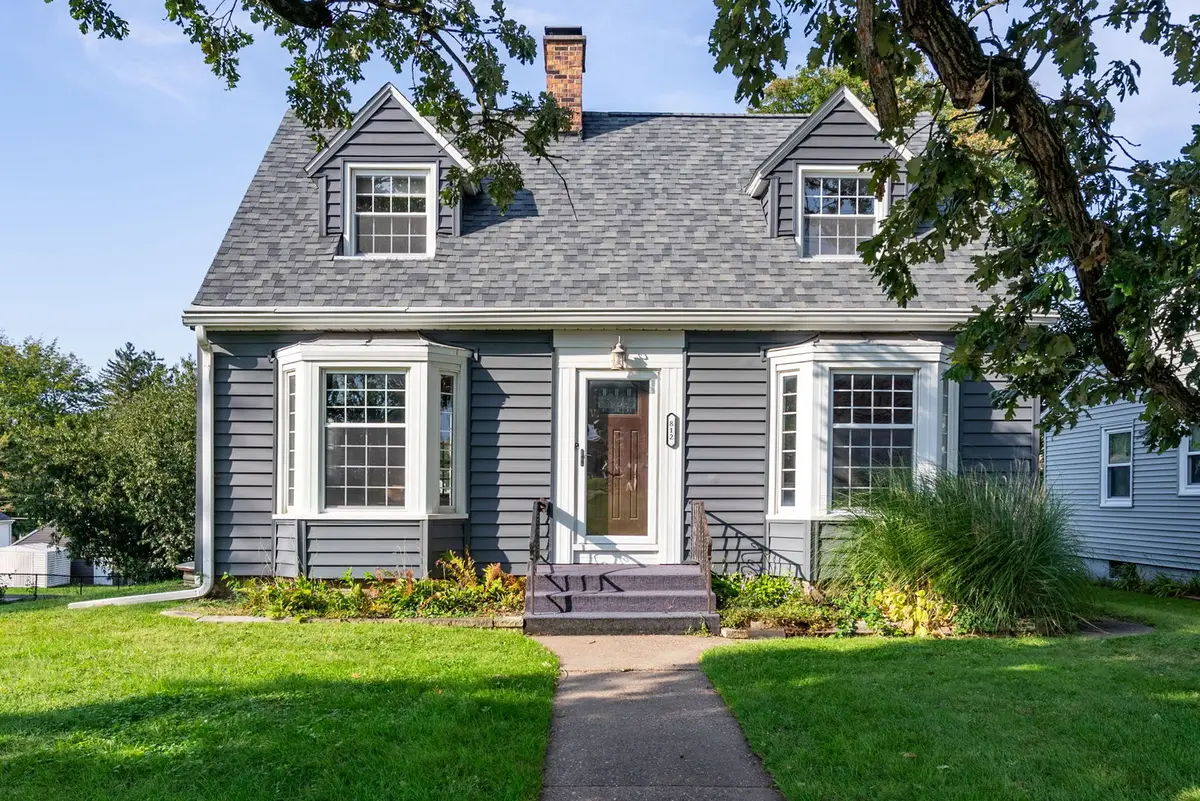 812 W Lombard Street, Davenport, IA 52804 - #1