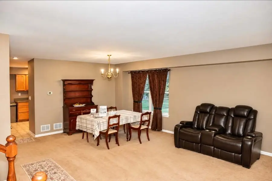 1749 Newport Lane, Montgomery, IL 60538 - #2
