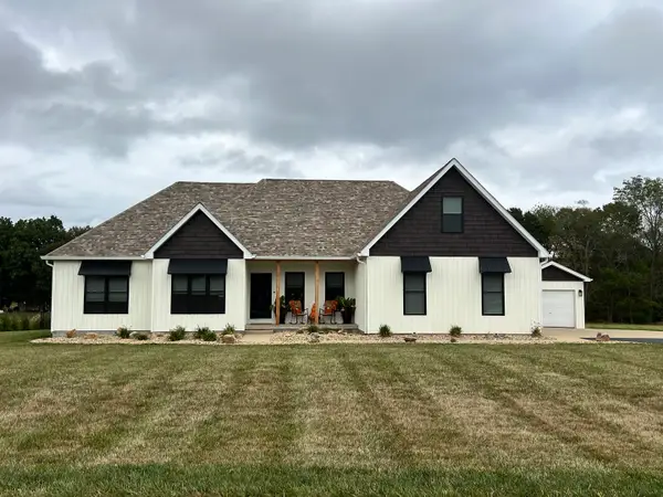 14393 N Manhattan Lane, Mt Vernon, IL 62864