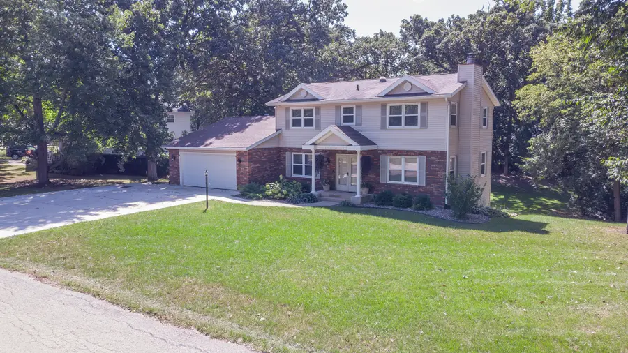 732 Santa Fe Drive, Freeport, IL 61032 - #2