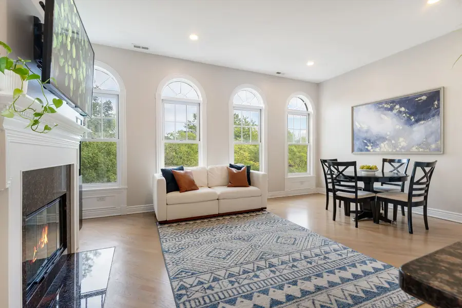 4216 N Ashland Avenue #3, Chicago, IL 60613 - #3