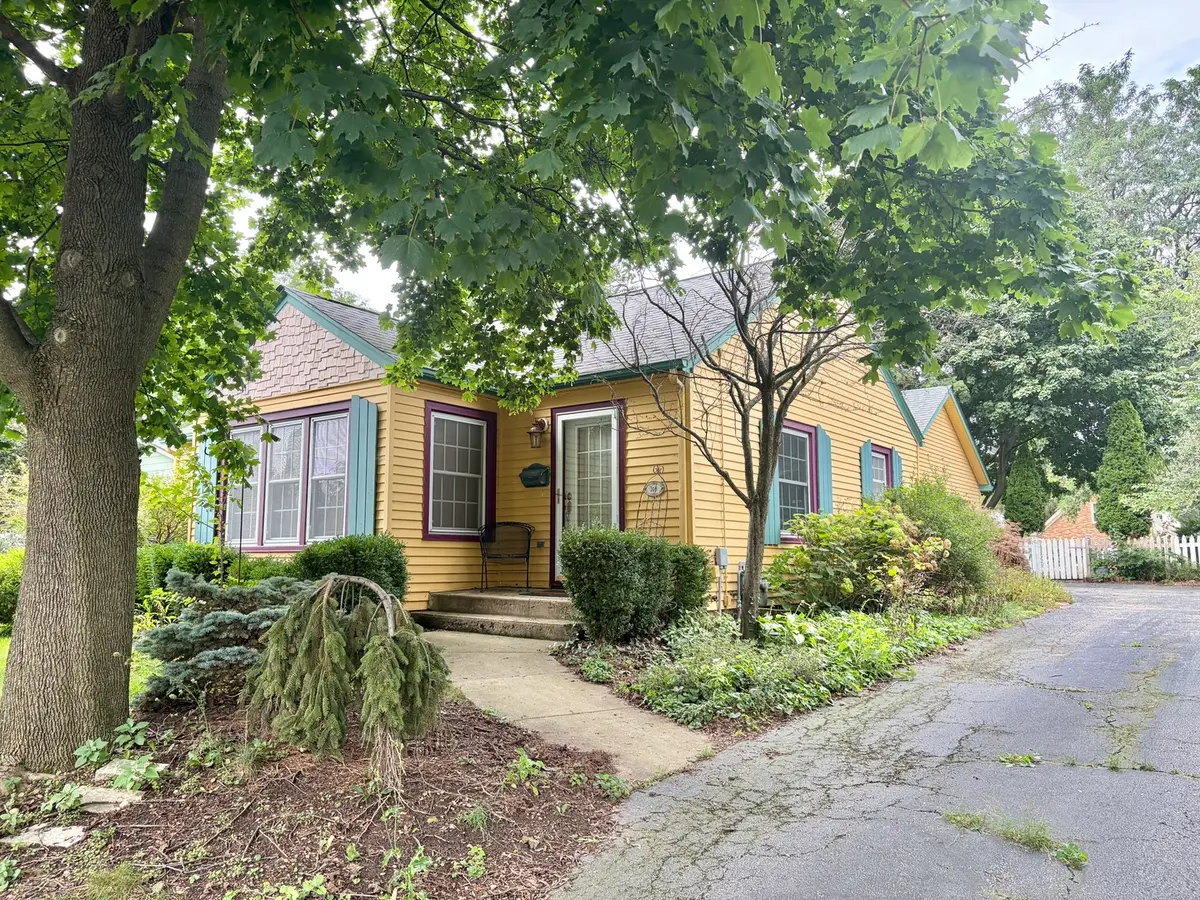 309 Chestnut Street, Woodstock, IL 60098 - #1