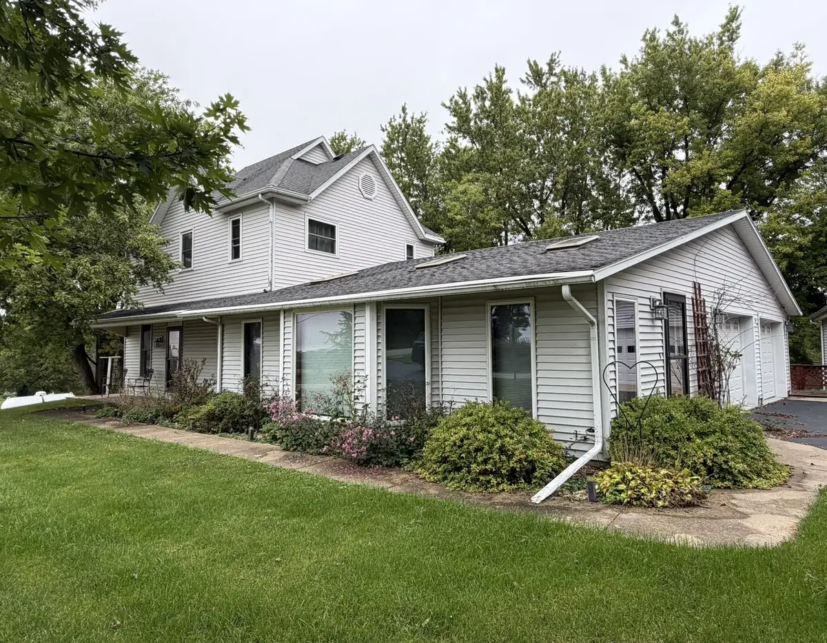 2472 W Red Oak Road, Freeport, IL 61032 - #1