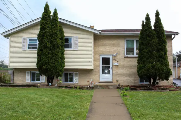 409 E Cherry Hill, Addison, IL 60101