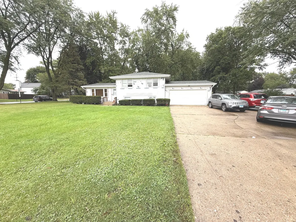 955 Silver Lake Road, Cary, IL 60013 - #1