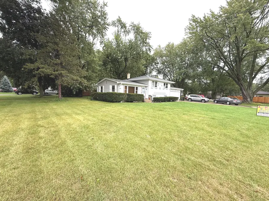 955 Silver Lake Road, Cary, IL 60013 - #2