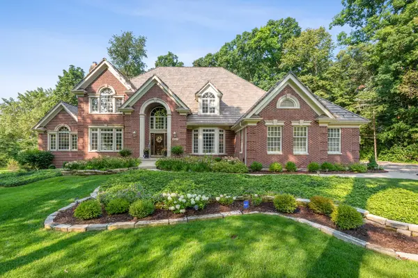 3017 Glen Eagles Court, St. Charles, IL 60174