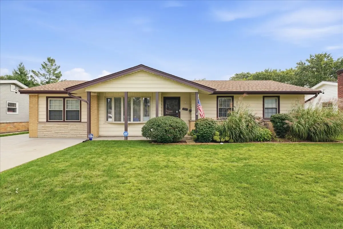 1097 Cypress Lane, Elk Grove Village, IL 60007 - #1