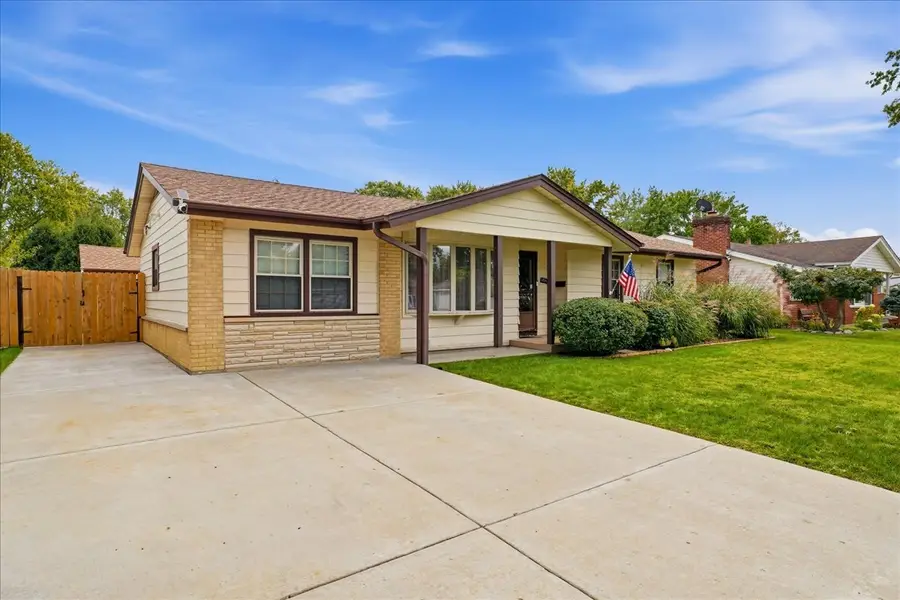 1097 Cypress Lane, Elk Grove Village, IL 60007 - #2