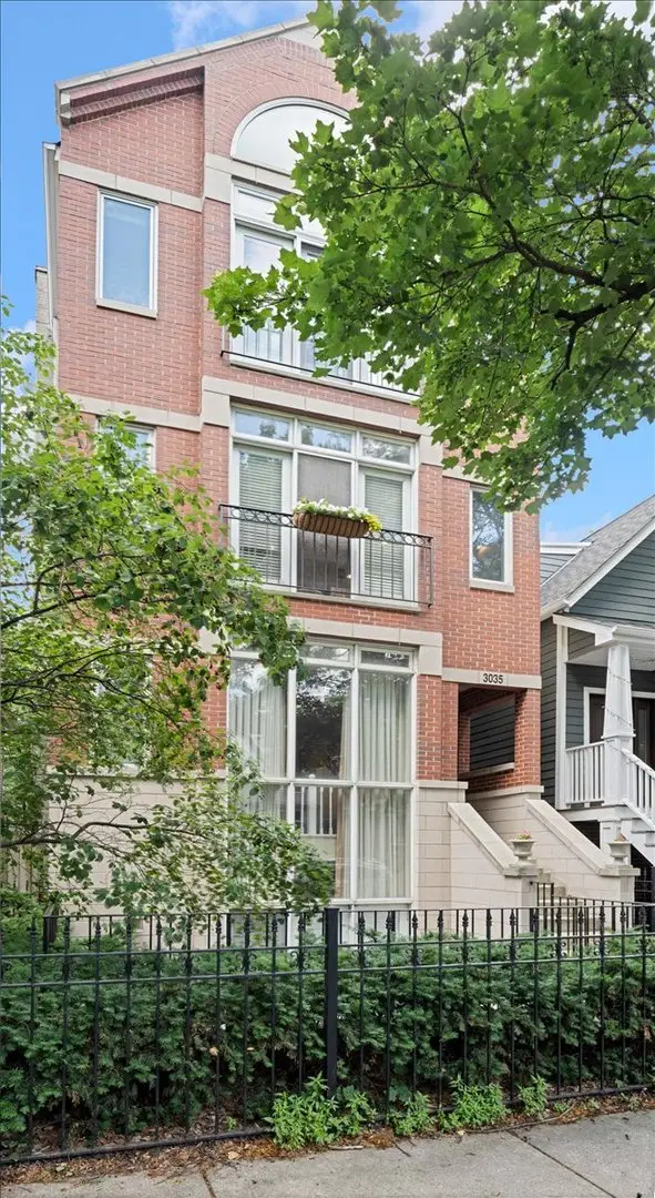 3035 N Seminary Avenue #2, Chicago, IL 60657 - #1