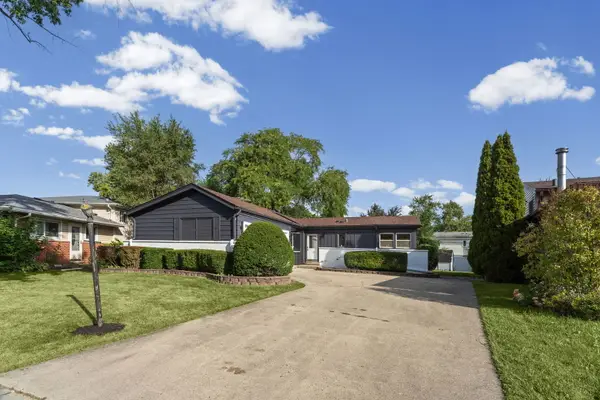 160 Lancaster Lane, Des Plaines, IL 60018