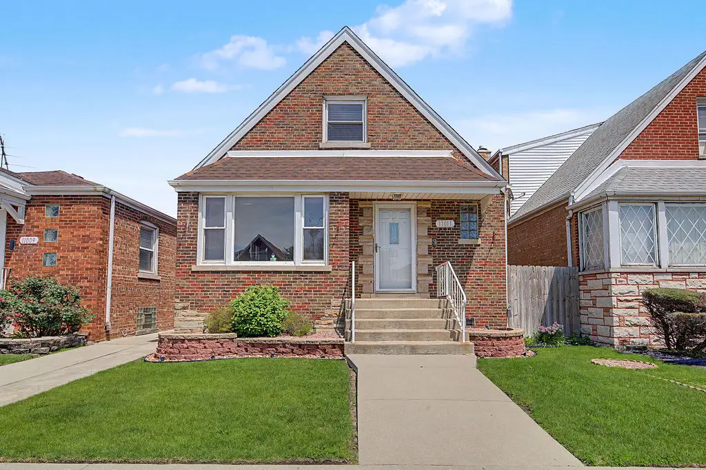 11011 S Avenue L, Chicago, IL 60617 - #1